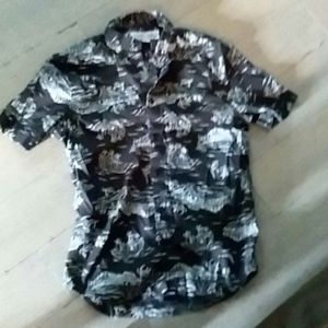 Old Navy boys slimfit small hawaiian shirt